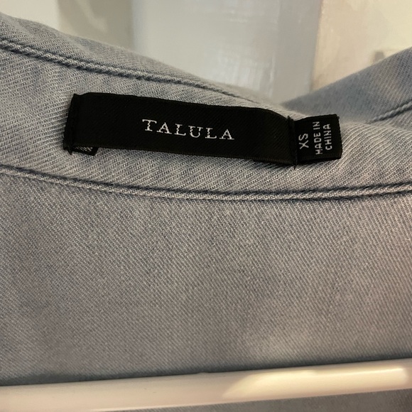 Aritzia - Talula Chambray button down shirt xs - Picture 2 of 7